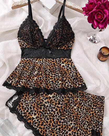 Yrsa™ | Blonde top med V-udskæring og shorts