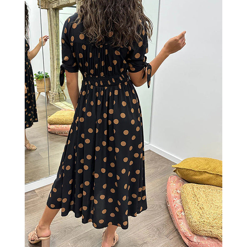 Mina™ | V-hals kjole med polkaprikker