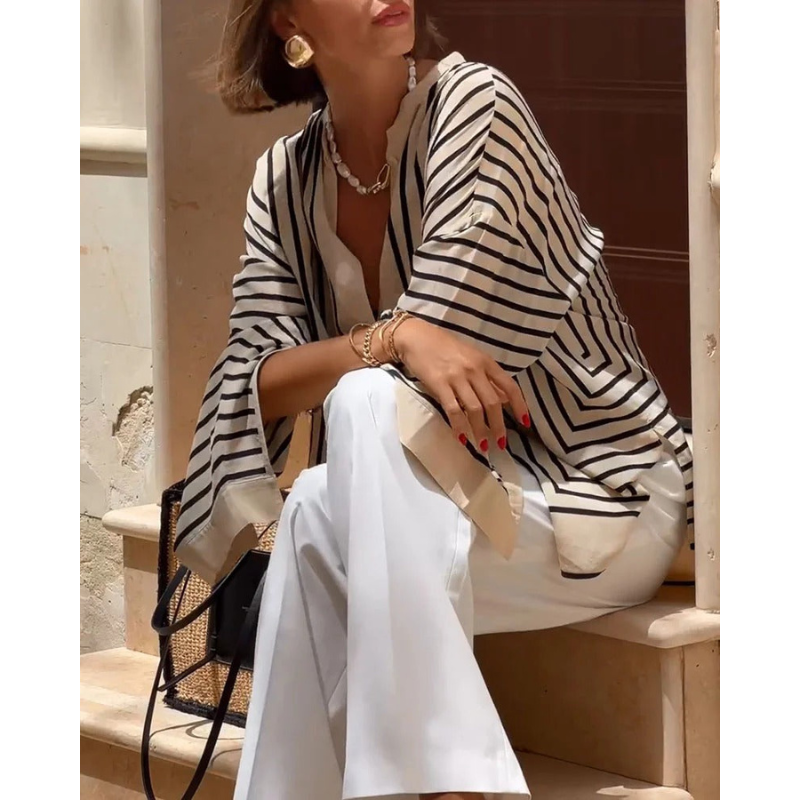 Gyda™ | Afslappet stribet skjorte med slids