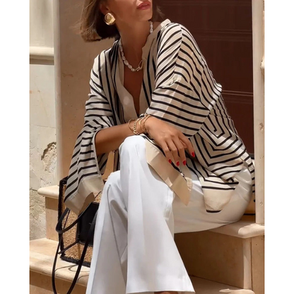 Gyda™ | Afslappet stribet skjorte med slids