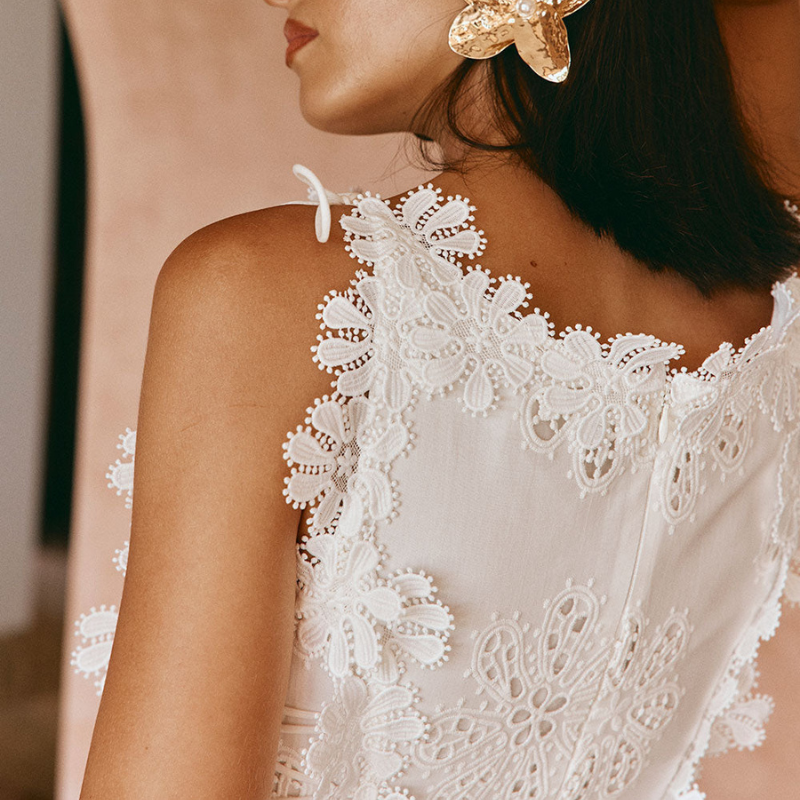 Denete™ | Kjole med blomsterbroderede kanter