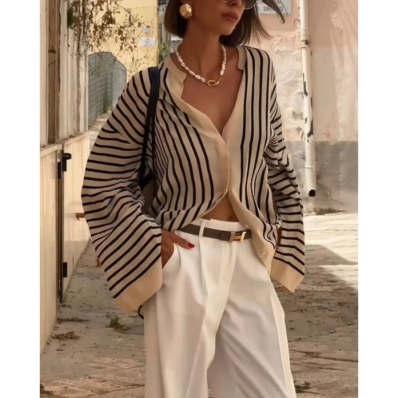 Gyda™ | Afslappet stribet skjorte med slids