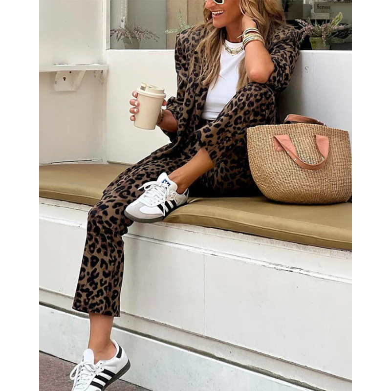 Penelope™ | Blazer og bukser med leopardmønster