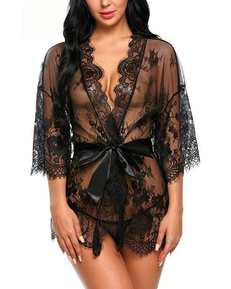 Mila™ | Elegant sort blonde pyjamasæt med satinbælte